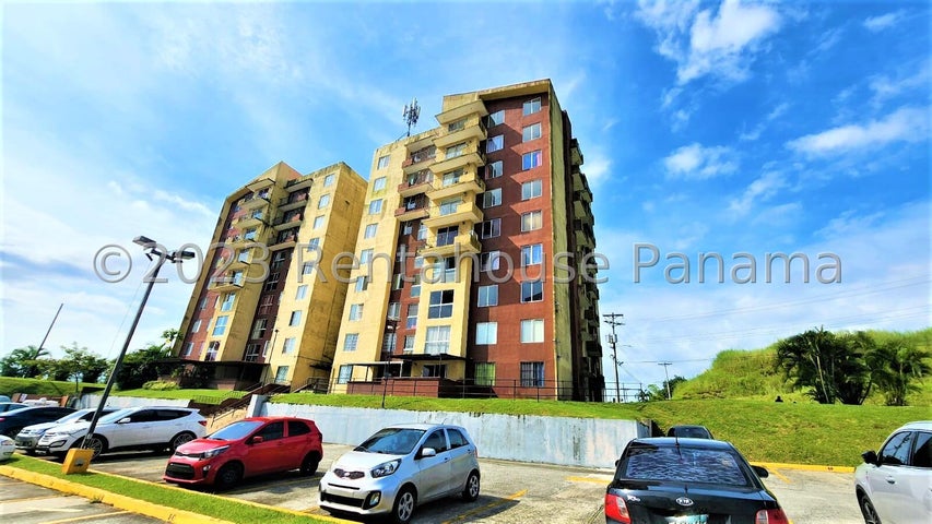 Renovated Apartment in PH Vistas del Rocío
